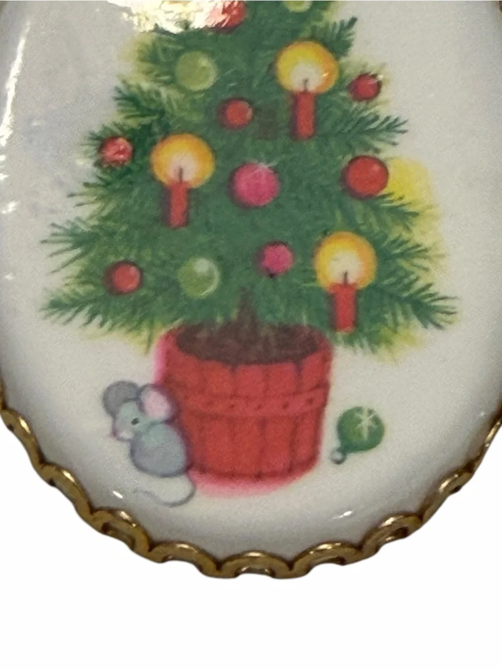 Vintage Hallmark Cameo Holiday Christmas Tree Mouse Brooch Pin Festive Gold